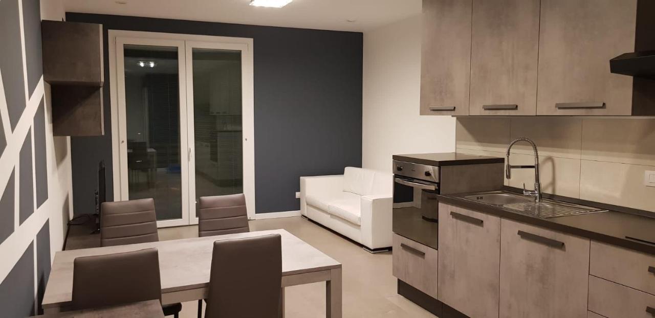 Condominio La Torre 2 Galliate Buitenkant foto