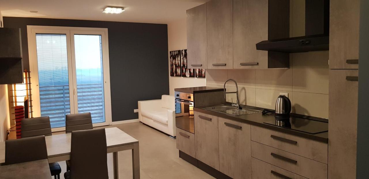 Condominio La Torre 2 Galliate Buitenkant foto