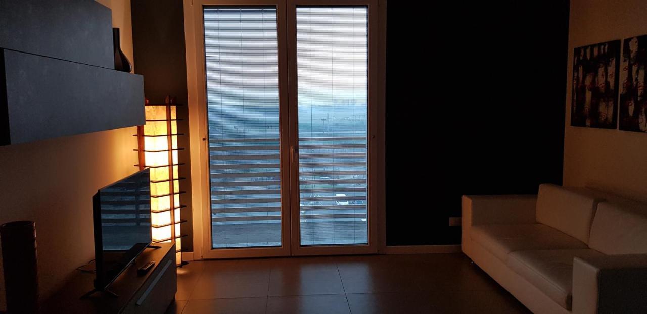 Condominio La Torre 2 Galliate Buitenkant foto